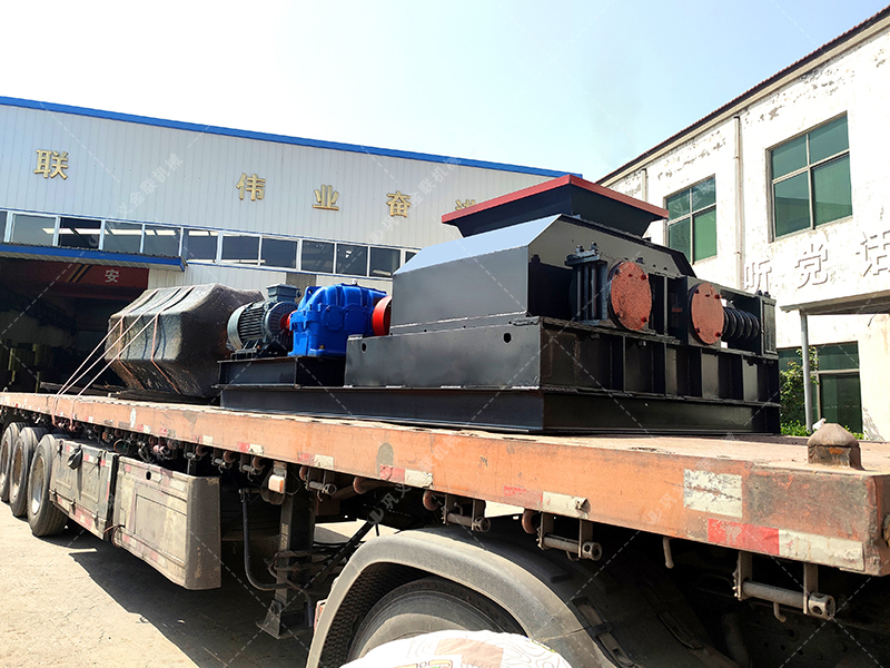 2PGC900X900雙齒輥破碎機發(fā)貨圖片_發(fā)往內(nèi)蒙古赤峰_破碎煤